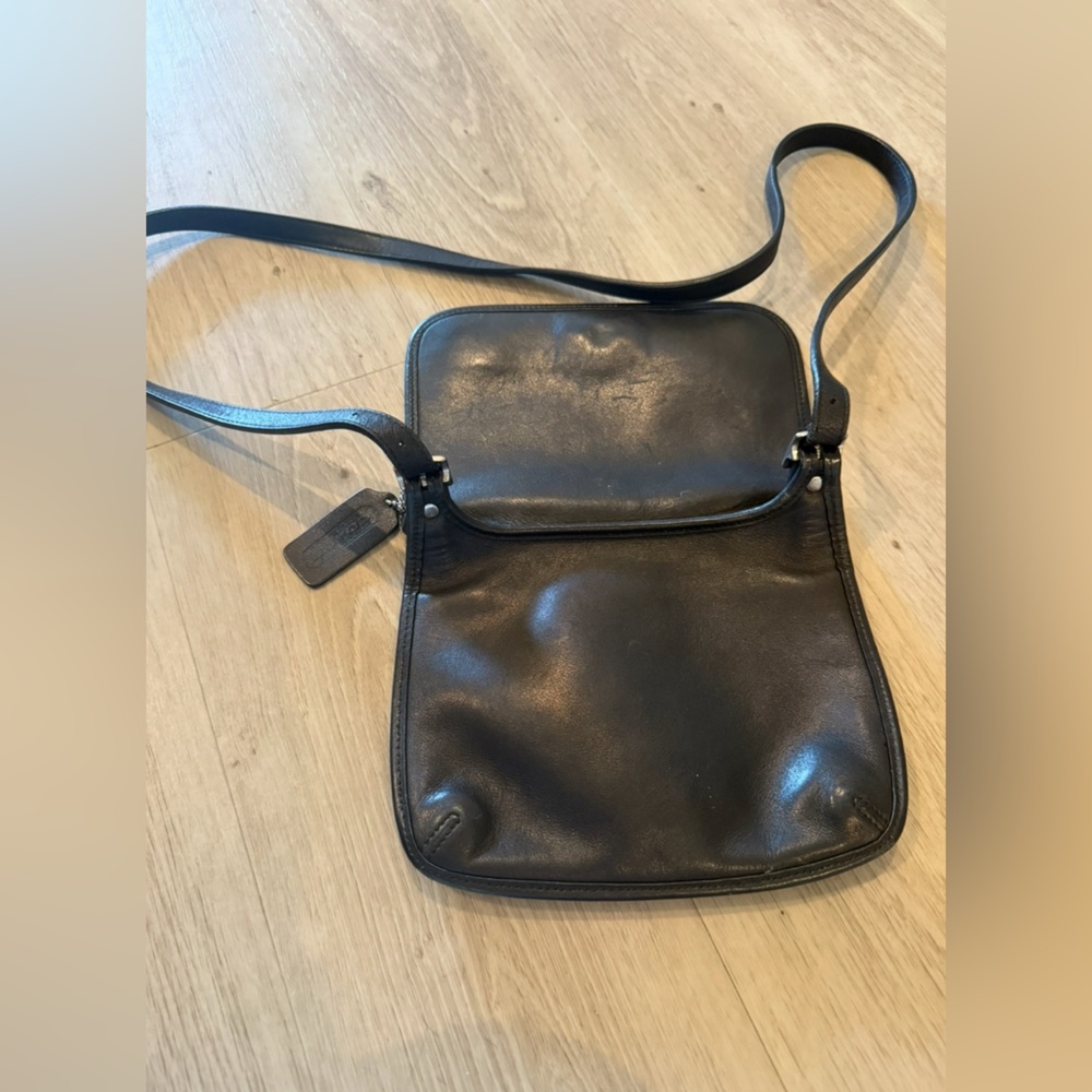 COACH Vintage Small Hippie Flap Bag y2k black leather - Picture 3 of 3